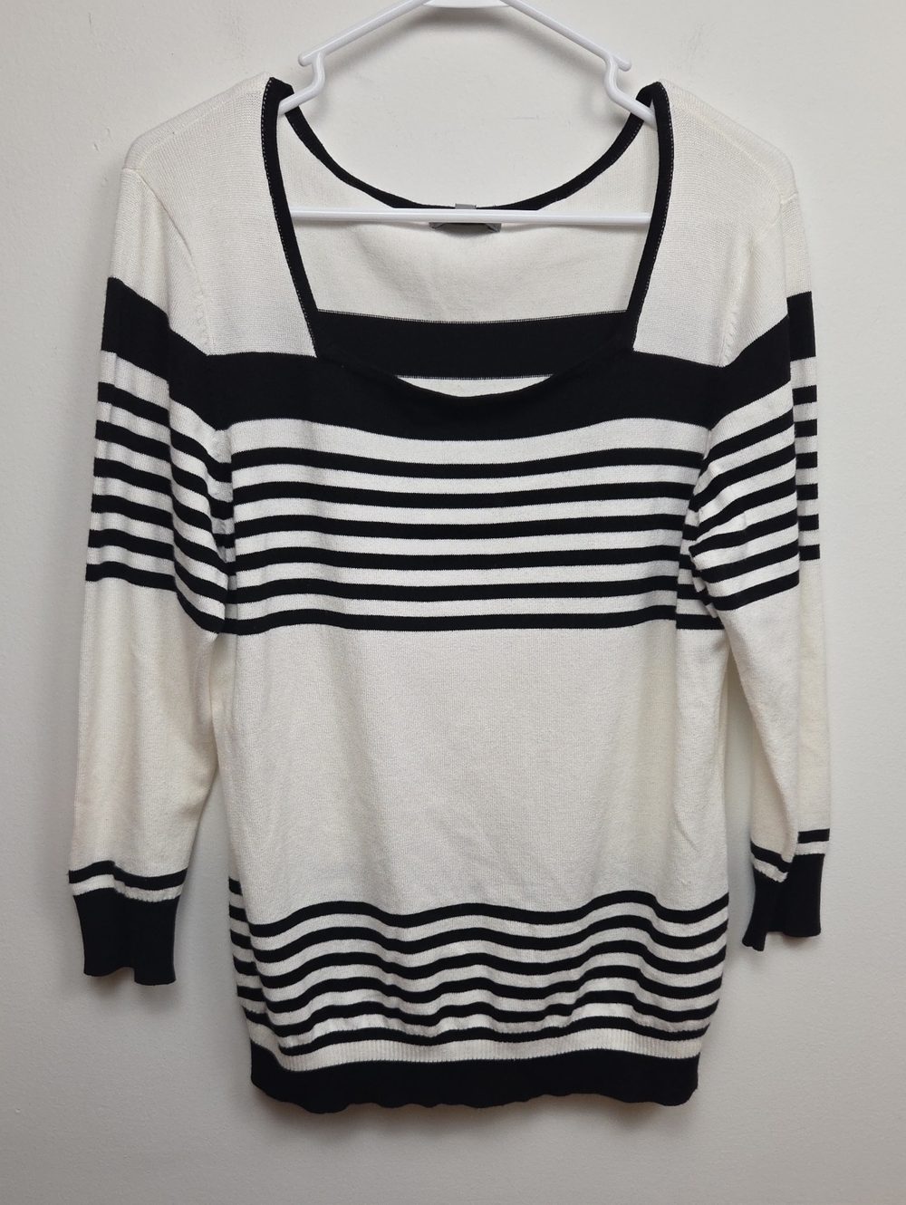 Joseph A Women's Classic Black & White Striped Square Neck Pullover Sweater - L